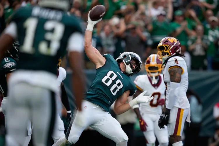 Hurts throws 3 TD passes as Eagles stuff Commanders late